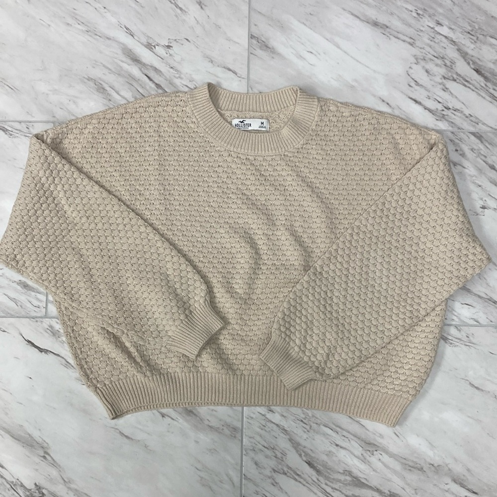 HOLLISTER CREW NECK SWEATER